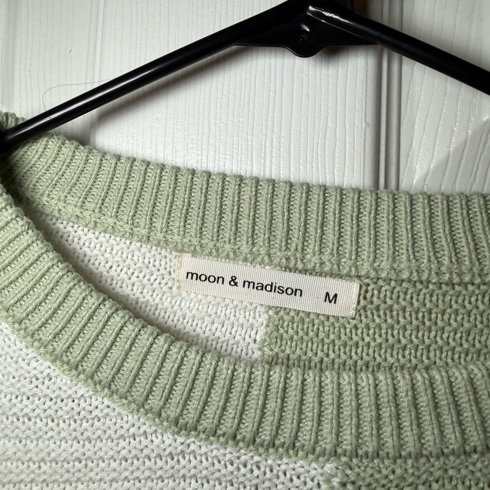 moon & madison Sage and White Checkered Sweater - Picture 3 of 3